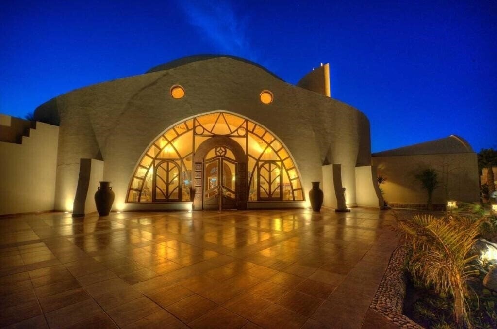 Отель Shams Alam Beach Resort 4*