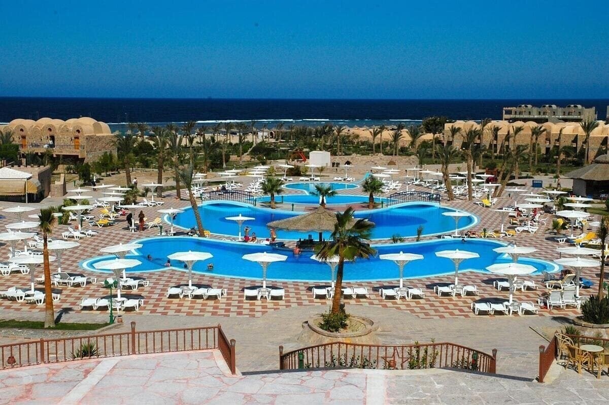 Отель Pensee Royal Garden (ex. The Three Corners Pensee Beach Resort) 4*