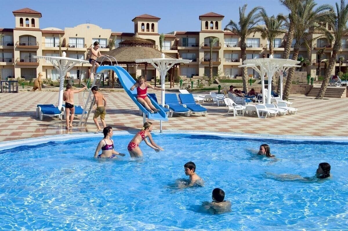 Изображение Pensee Royal Garden (ex. The Three Corners Pensee Beach Resort) 4*