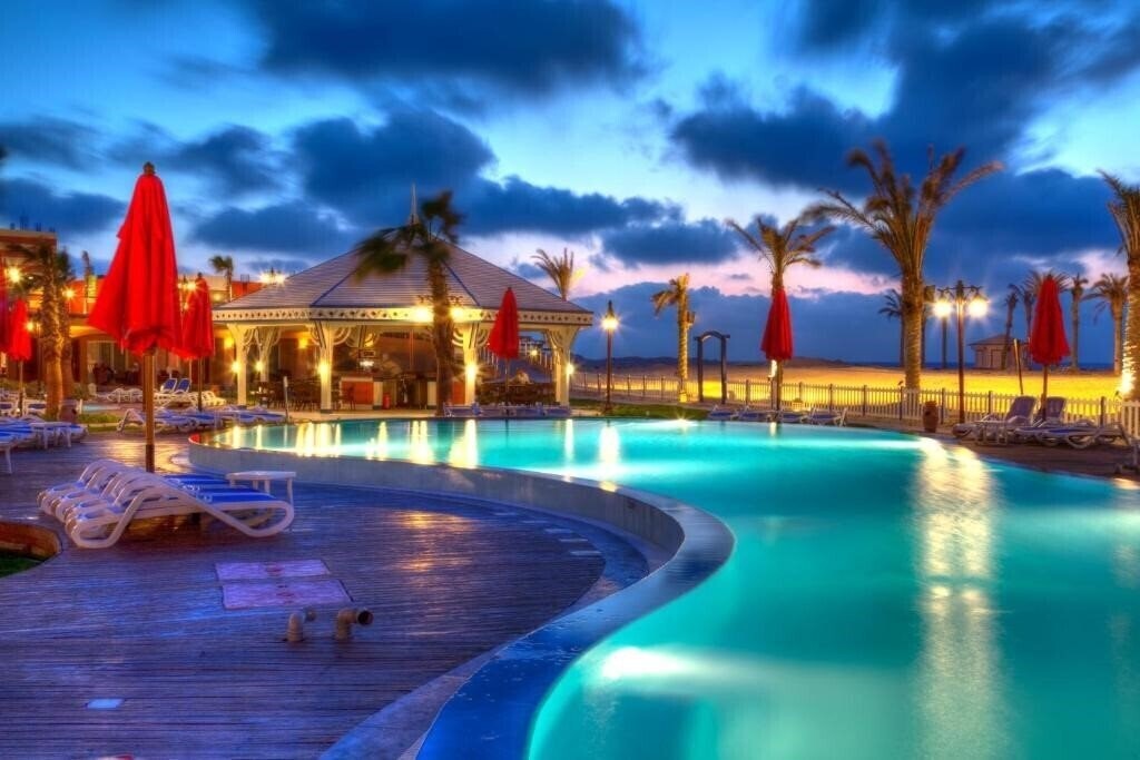 Отель Porto Matrouh Beach Resort 5*