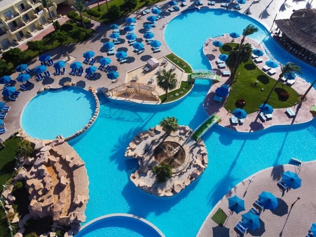 Фото Amwaj Oyoun Resort (ex. Millennium Oyoun Hotel & Resort) 4*