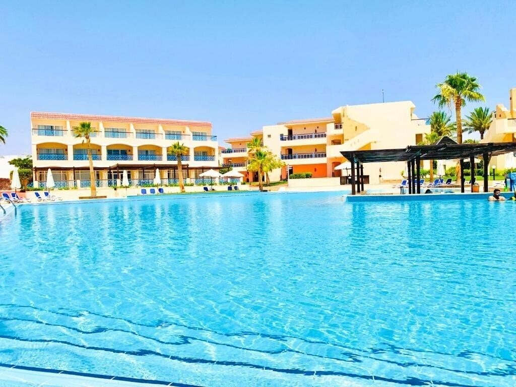 Изображение Ivy Cyrene Island (ex. Cyrene Island Hotel) 4*