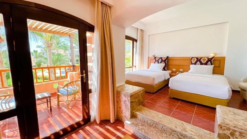 Фото Tamra Beach 4*
