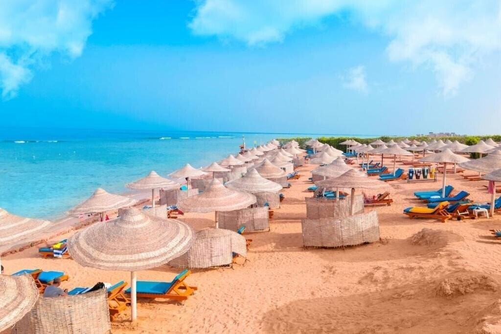 Отель Charmillion Sea Life Resort (ex. Sea Life SSH) 4*