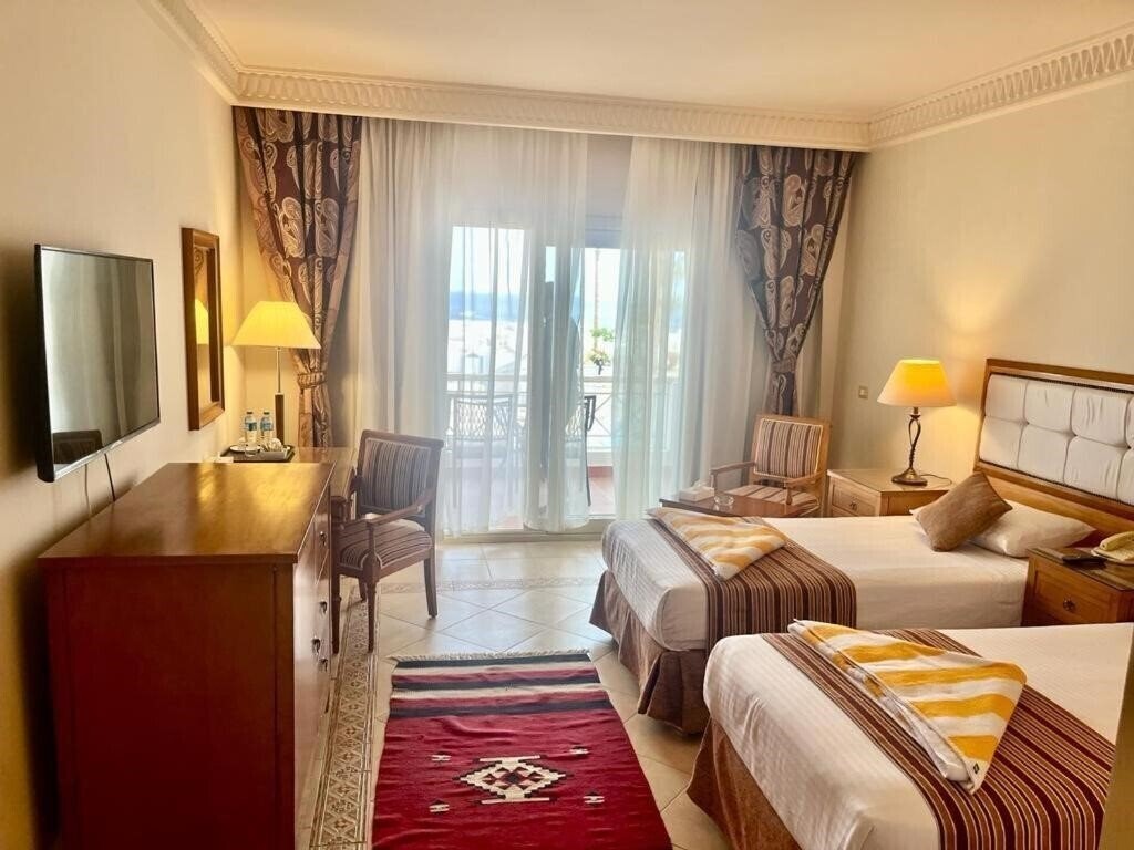 Фотография Continental Plaza Beach Resort (ex. Intercontinental Sharm El Sheikh, Continental Plaza Beach Resort & Aqua Park) 4*