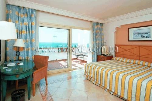 Отель Continental Garden Reef Resort 5*