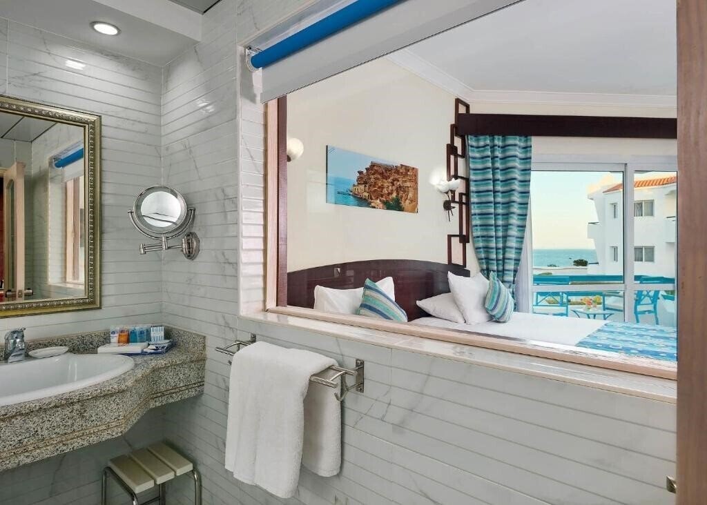 Фото Dreams Beach Resort 5*