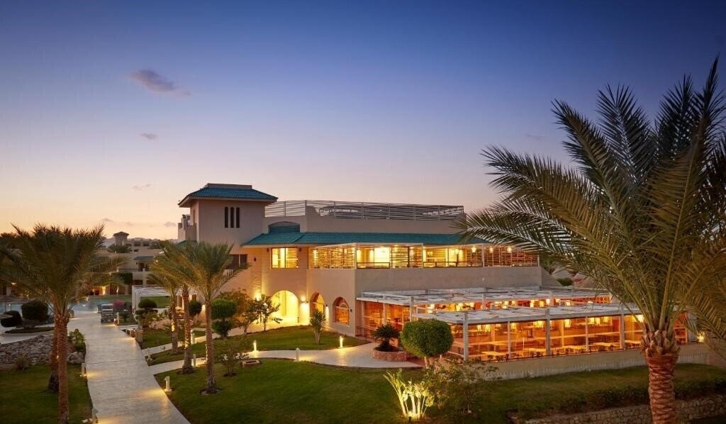 Фото Coral Sea Holiday Resort & Aqua Park 5*