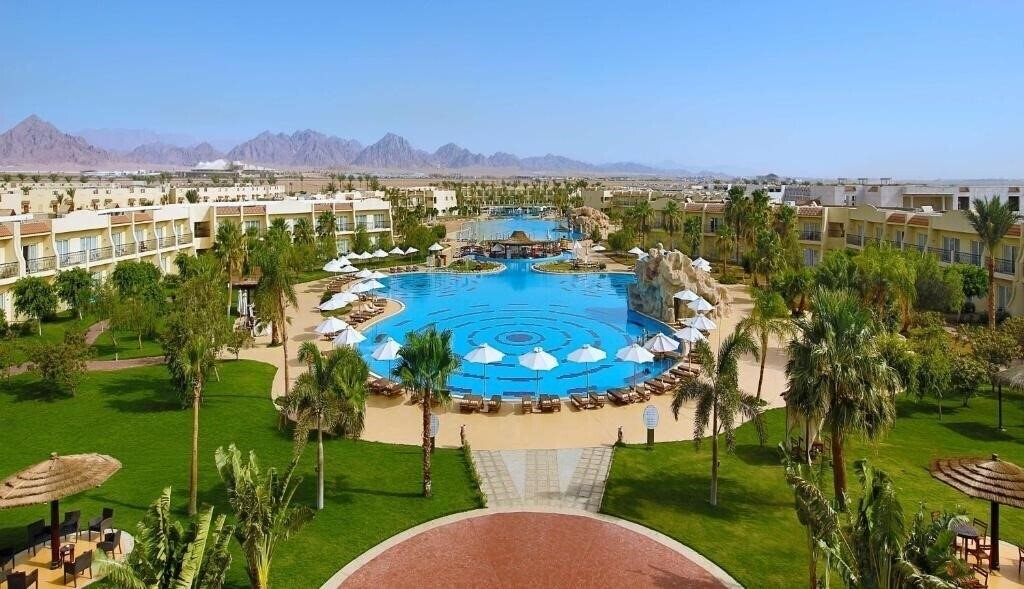 Отель Double Tree By Hilton Sharks Bay Beach Side (ex. Hilton Sharks Bay) 4*