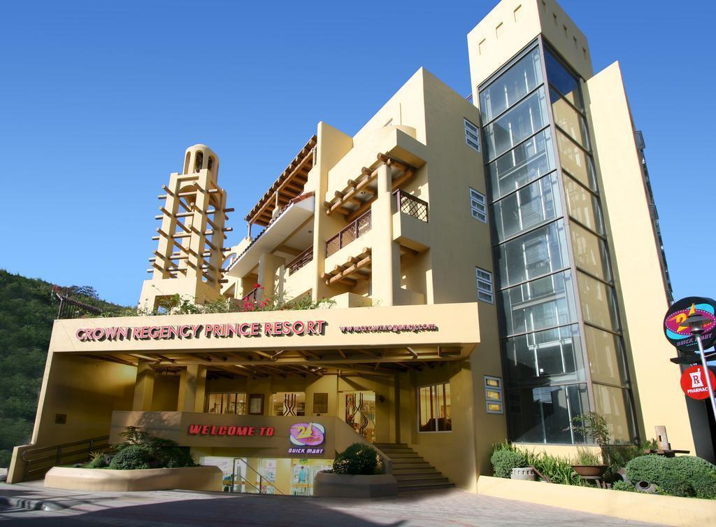 Отель Crown Regency Prince Resort 3*