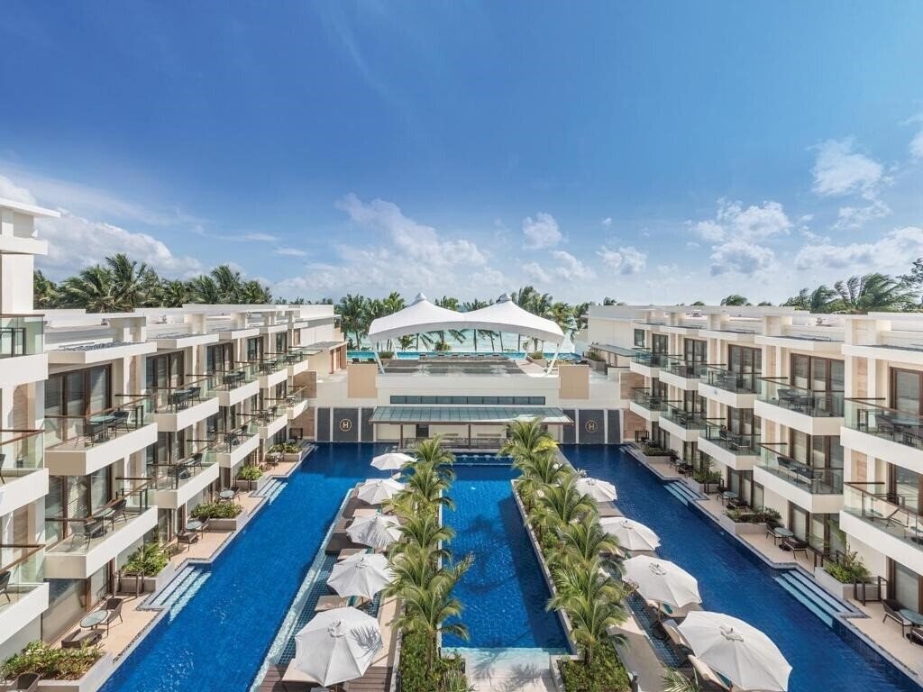 Отель Henann Palm Beach Resort 4*