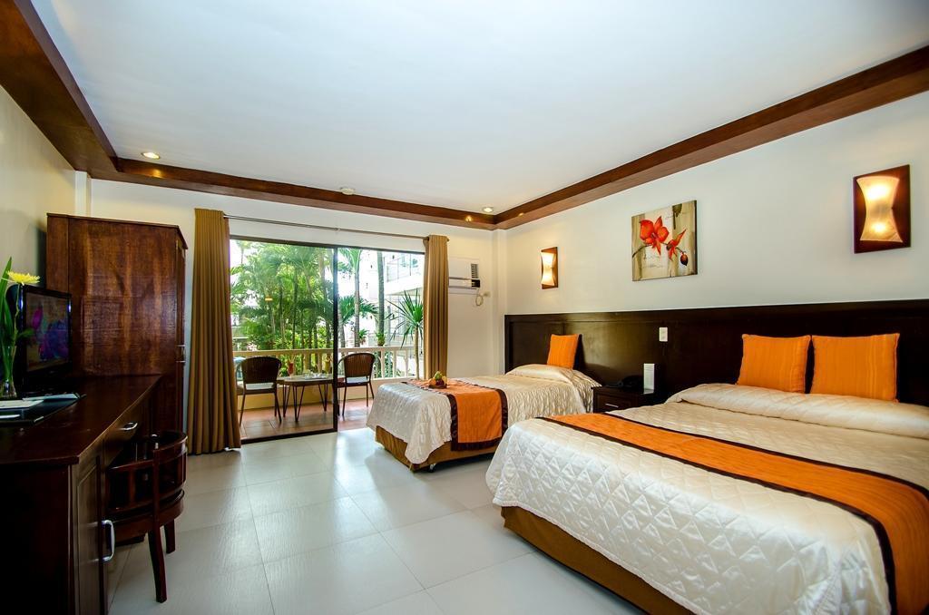 Отель Jony's Beach Resort 3*