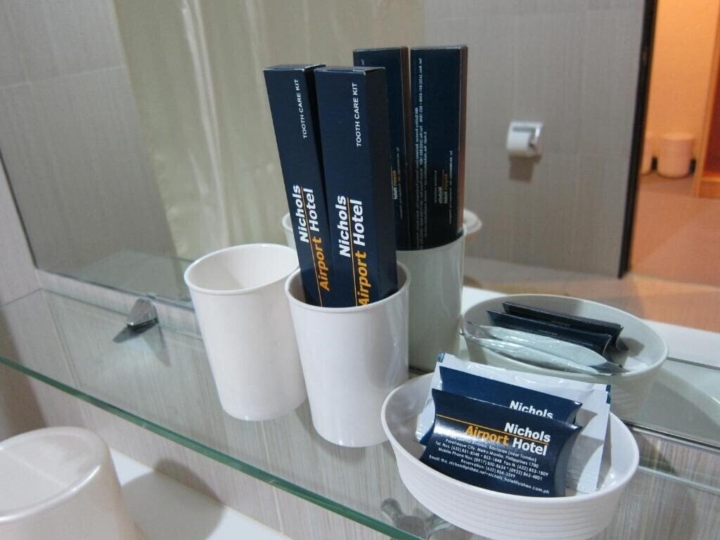 Фотография Nichols Airport Hotel 3*
