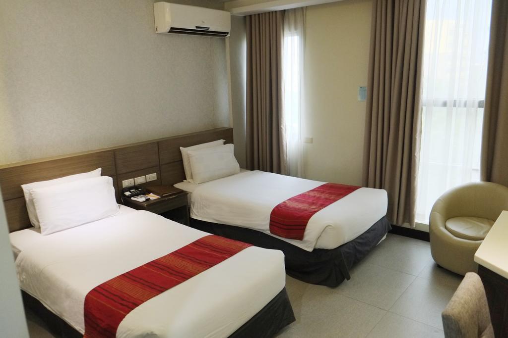 Фотография Castle Peak Hotel 3*