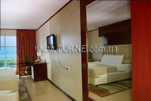 Отель Days Hotel Mactan Cebu 3*