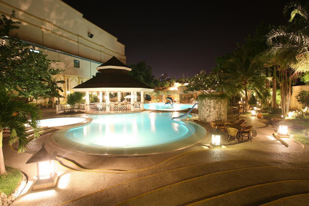 Отель Waterfront Cebu City Hotel & Casino 4*