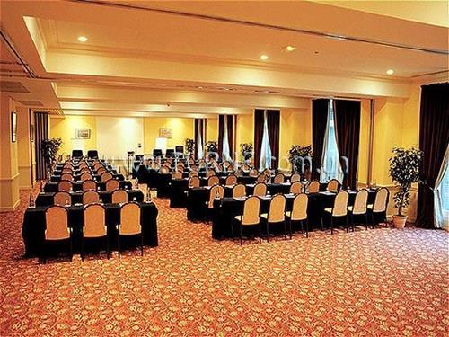 Отель Le Grand Hotel Barriere 4*