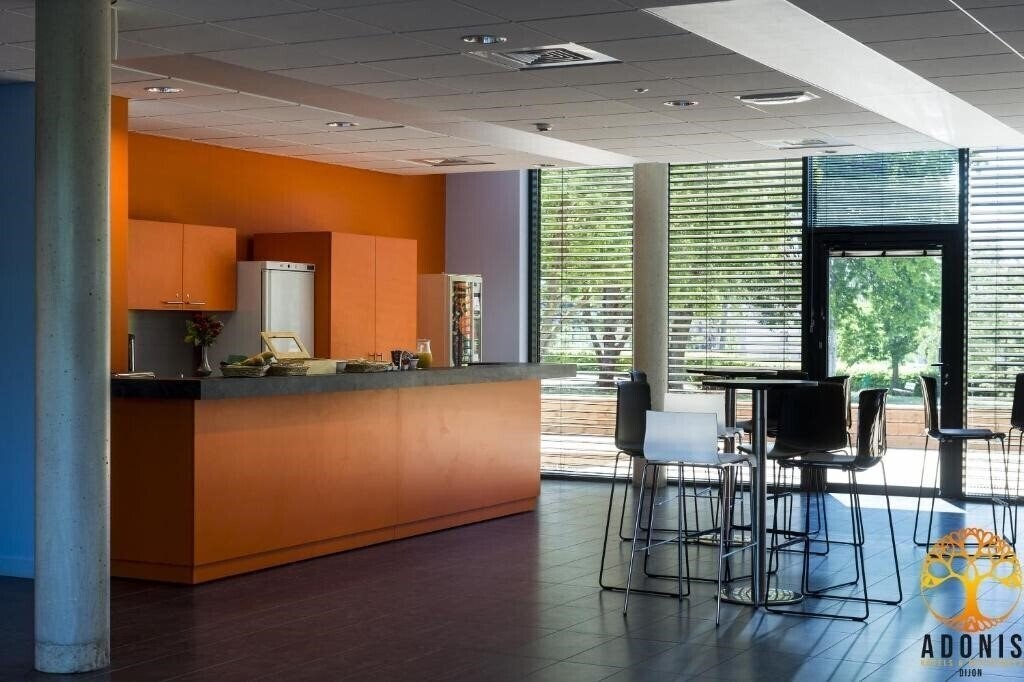 Изображение Adonis Dijon Maison Internationale (ex. Maison Internationale) 3*