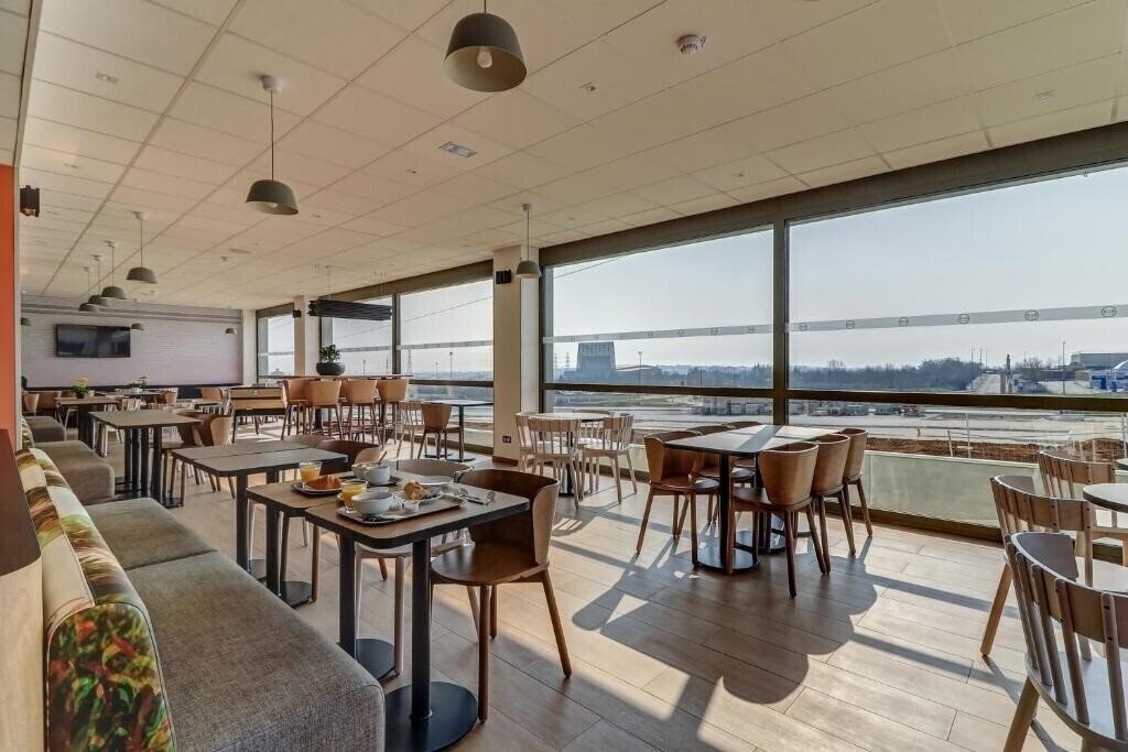 Фотография B&B Hotel Dijon Valmy Toison d'Or 3*