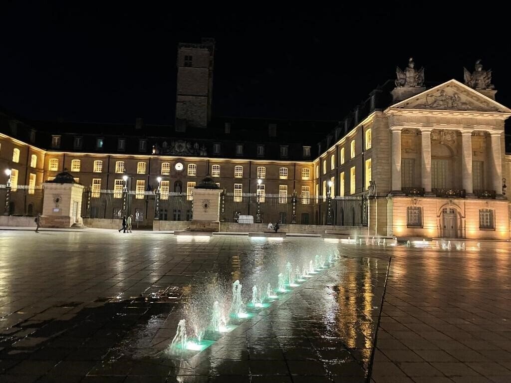 Отель Alfred Suites 4*