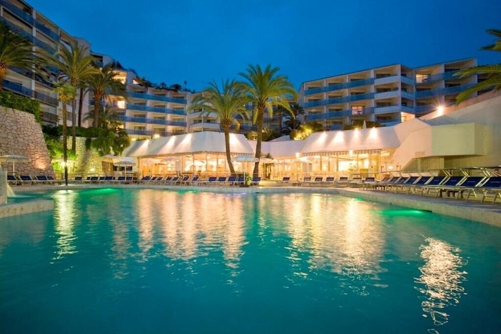 Отель Novotel Cannes Montfleury 4*