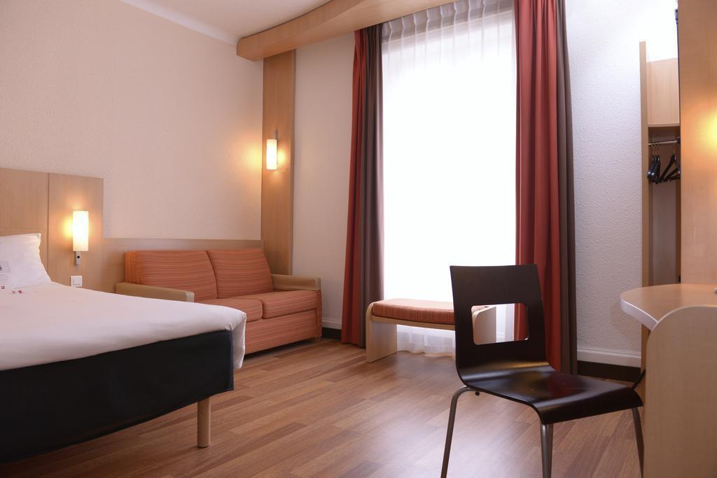 Фото Ibis Lyon Centre Perrache 3*