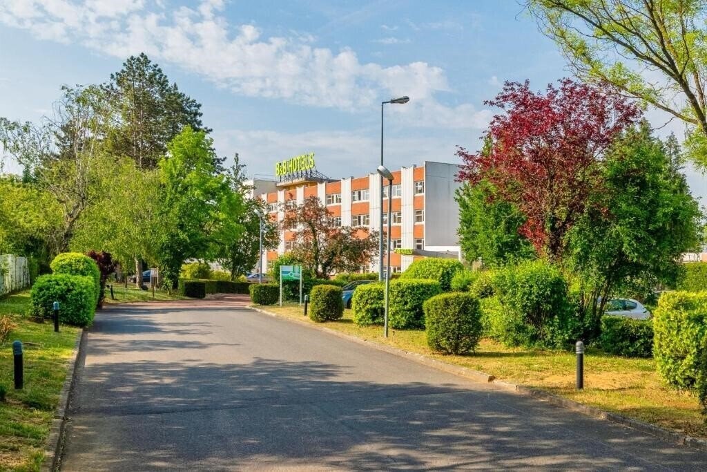 Фотография Novotel Lyon Nord Porte De Lyon 3*