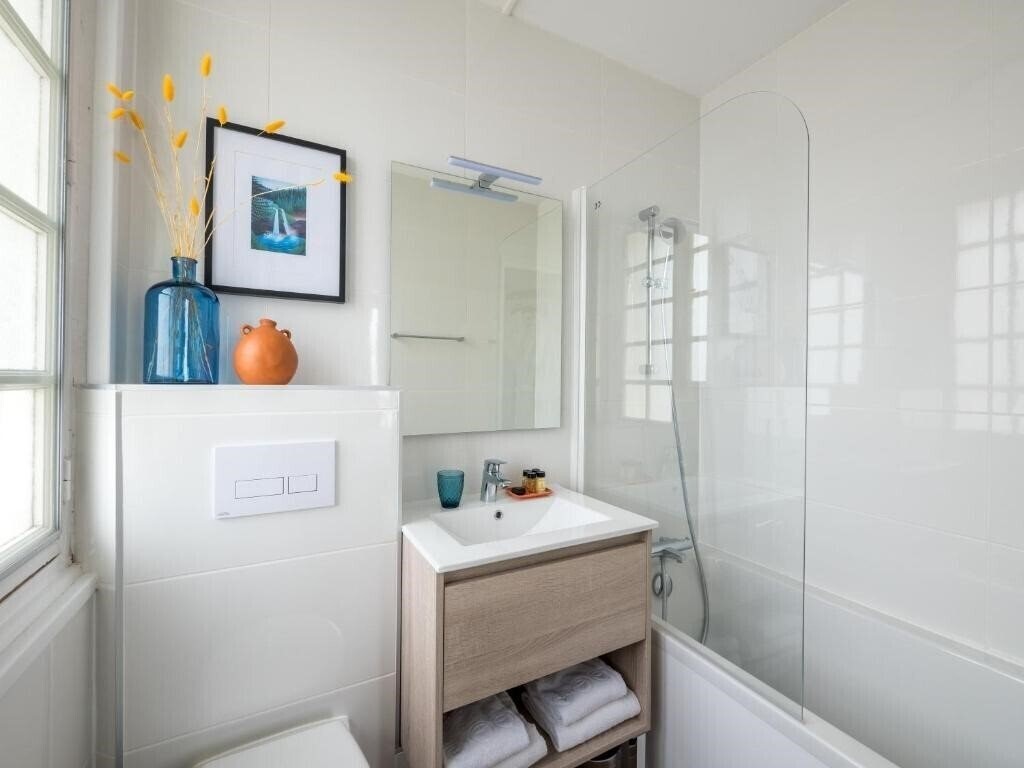 Изображение Hotel La Tour de Nesle, La Rochelle Vieux Port (ex. Hotel de La Tour de Nesle) 3*