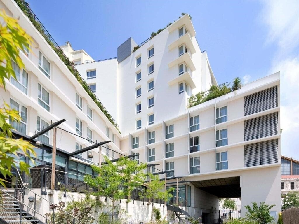 Отель Holiday Inn Express Marseille Saint Charles 3*