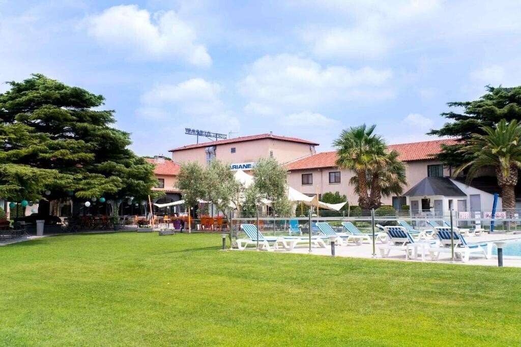 Фотография Ariane Fos-Sur-Mer 3*