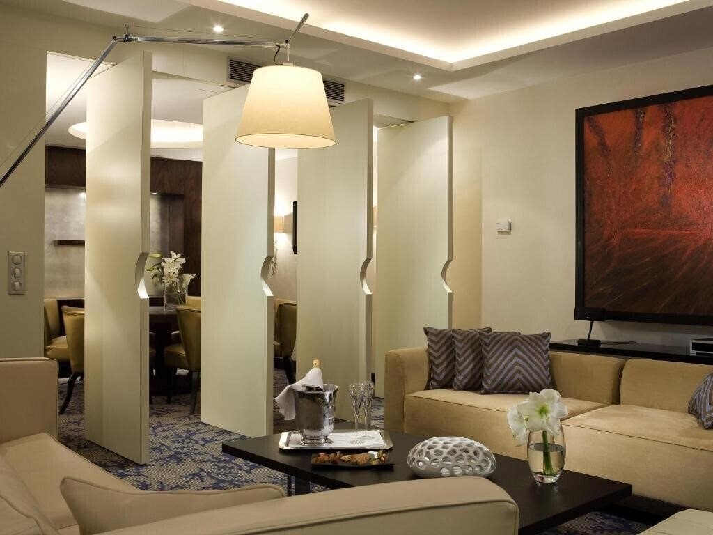 Картинка Sofitel Marseille Vieux Port 5*