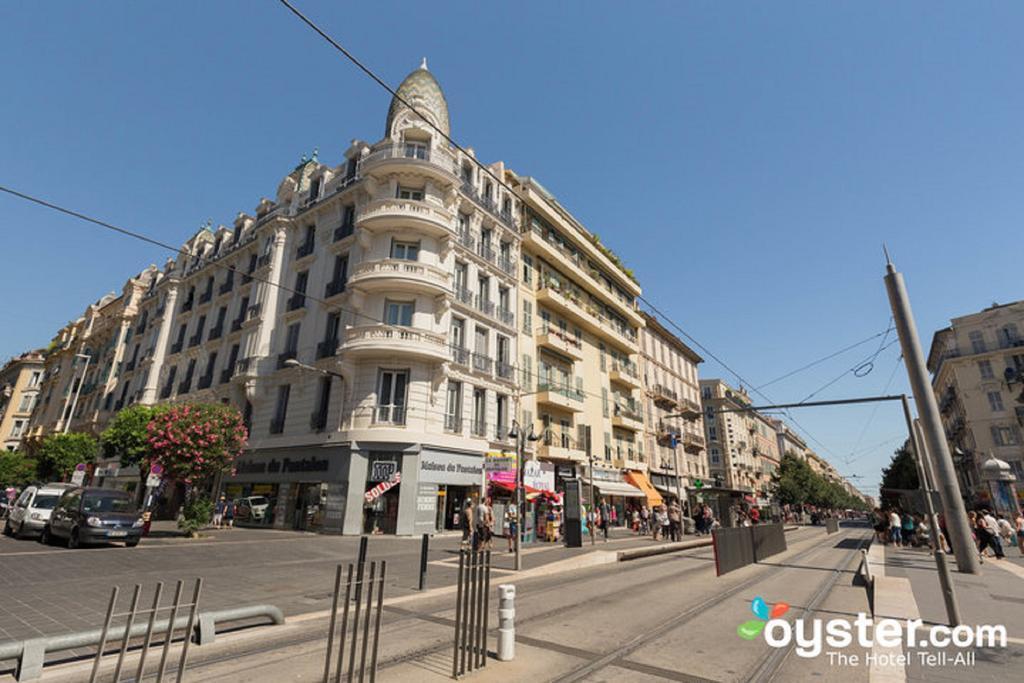 Отель Kyriad Gare 3*