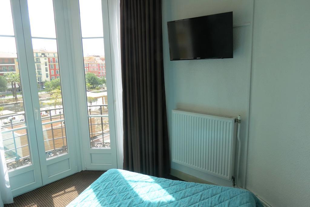 Отель Acanthe 2*