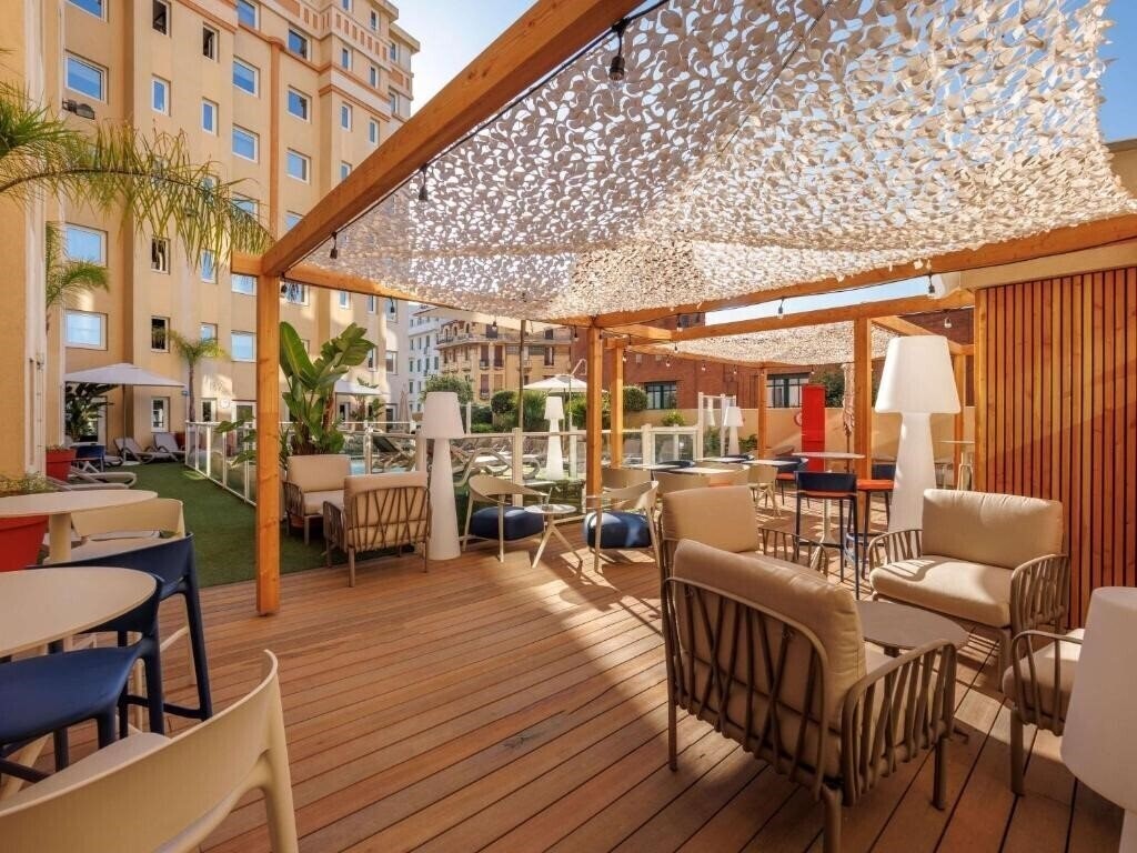 Отель Ibis Nice Centre Gare 3*