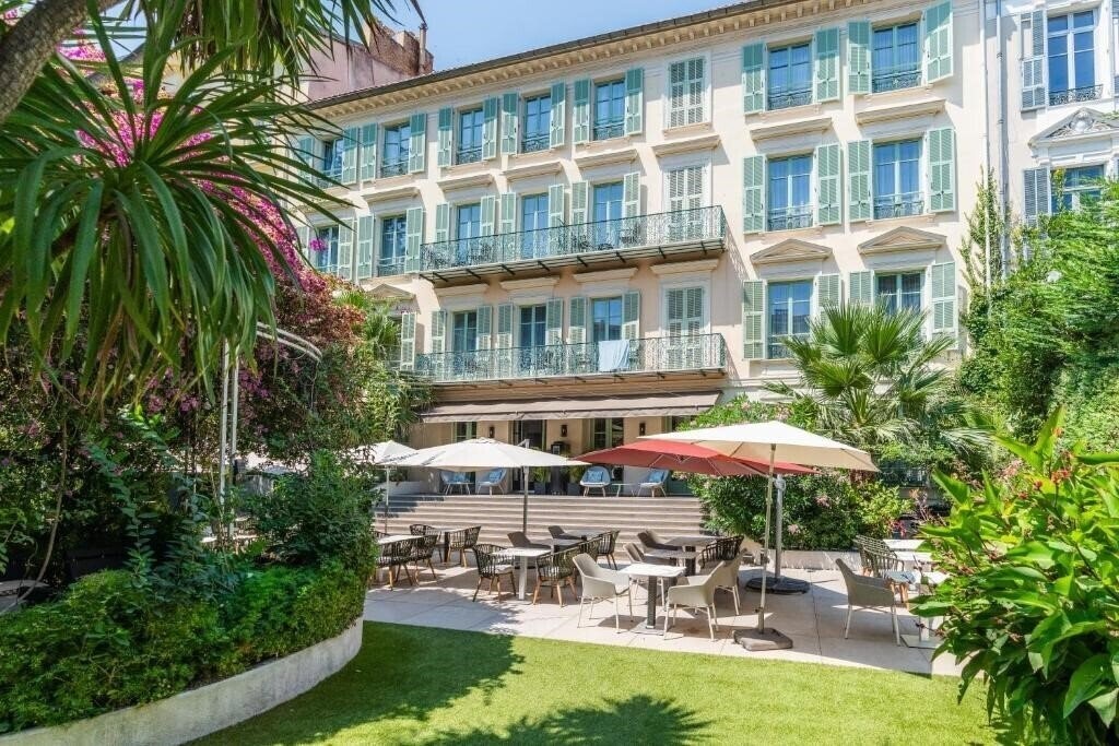 Отель Villa Victoria 4*