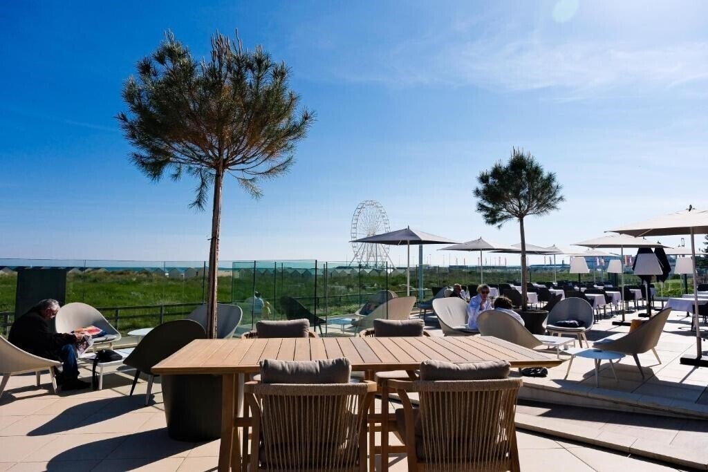 Отель Hotel Thalazur Ouistreham (ex. Hotel & SPA Riva Bella) 4*