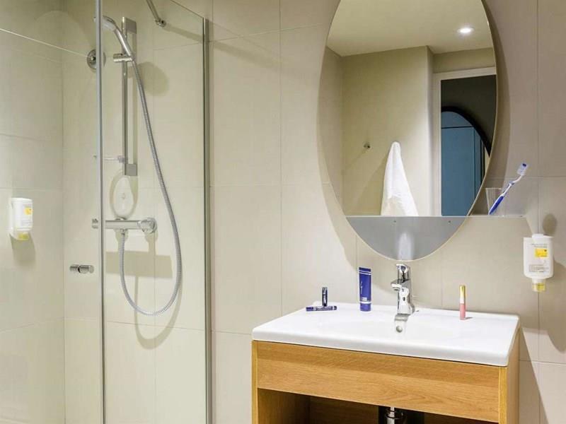 Изображение Adagio Access La Defense Charr 3*