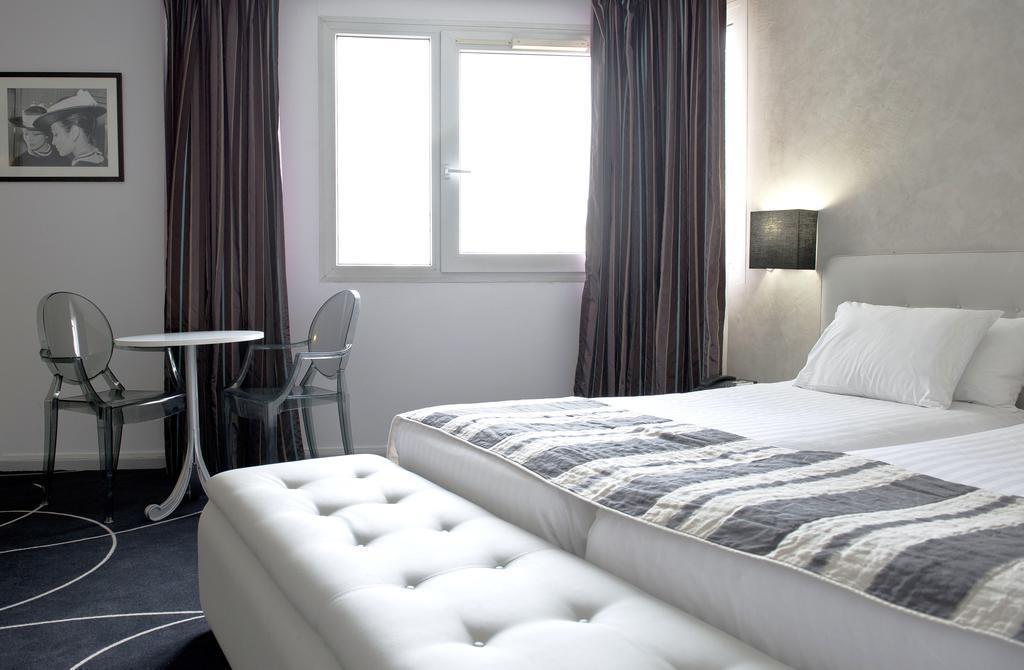 Отель Holiday Inn Paris Montparnasse Pasteur 4*