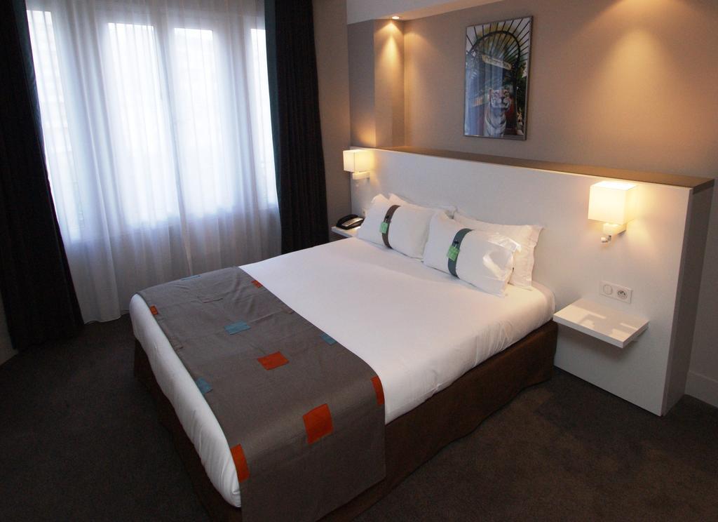 Отель Holiday Inn Paris Auteuil 3*