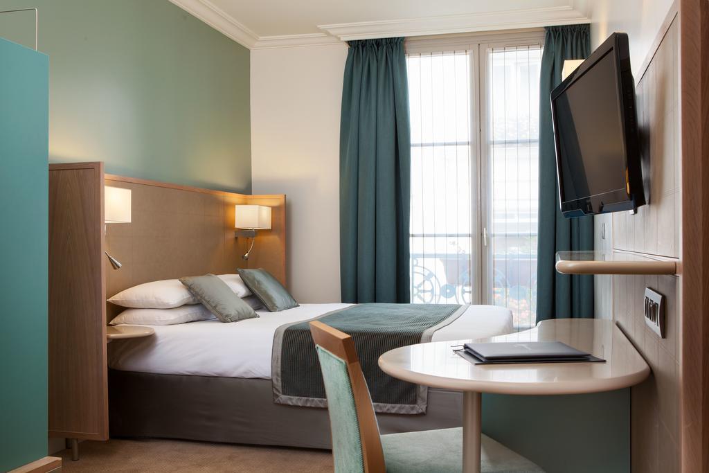 Отель Corona Opera Hotel 3*