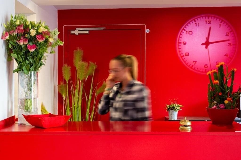 Картинка Hotel Lecourbe (ex. The Originals City Hotel Lecourbe Paris Tour Eiffel, Inter Hotel Lecourbe) 3*