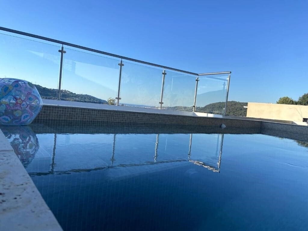 Отель Villa La Parisienne 3*