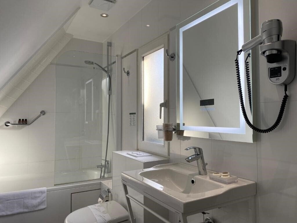 Фото Austin'S Saint Lazare 3*