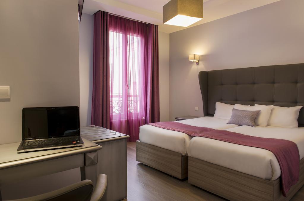 Отель Mirific 3*