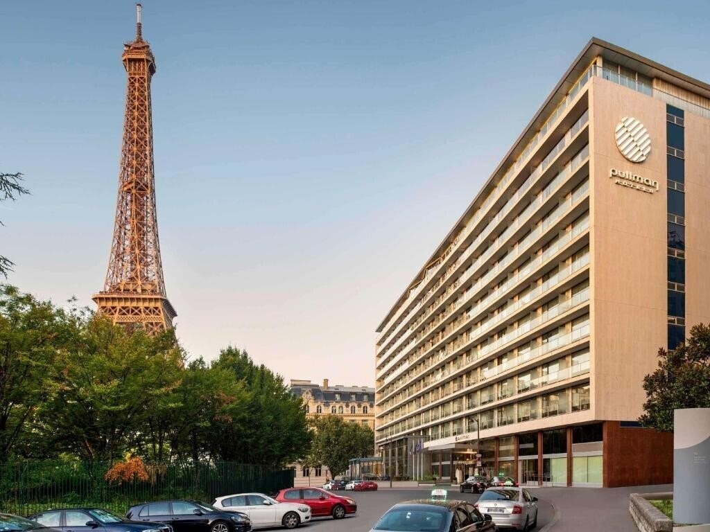 Отель Pullman Paris Tour Eiffel 4*