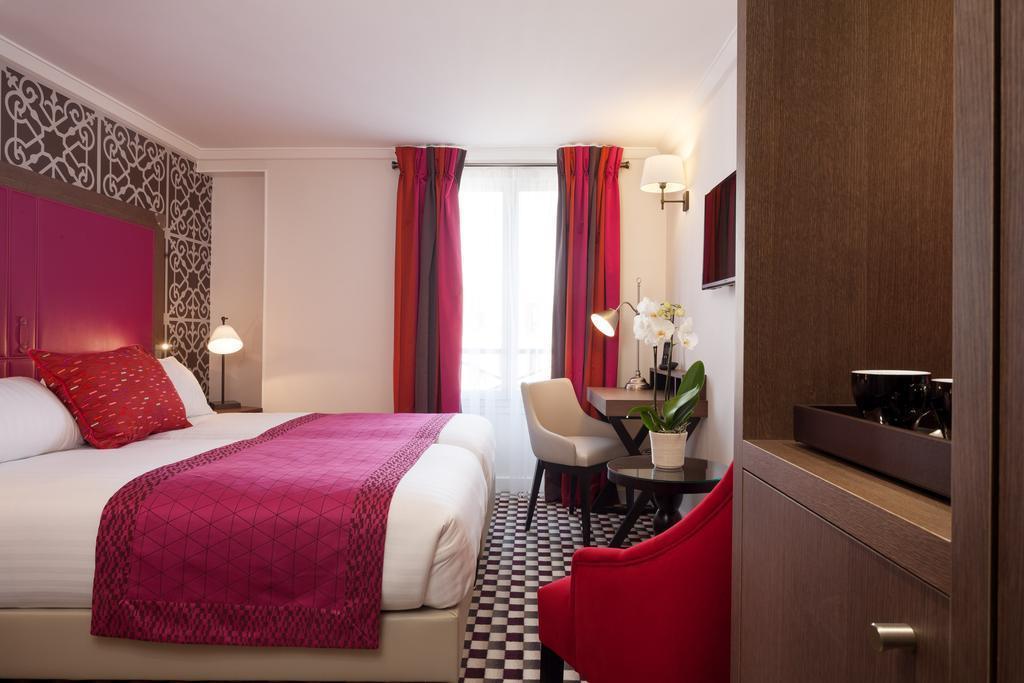 Отель Phileas Hotel 4*