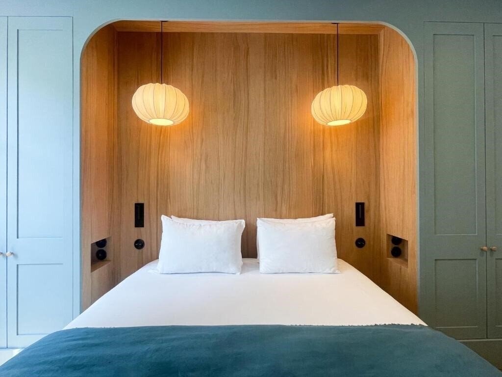 Отель Courcelles Etoile 3*