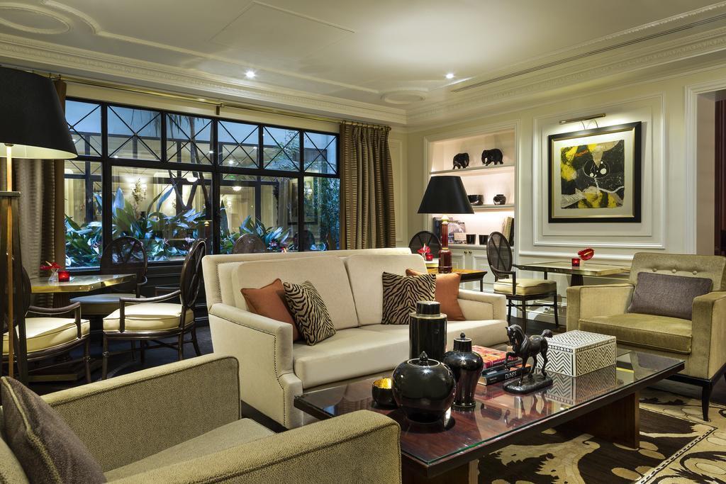 Отель Francois 1er 4*