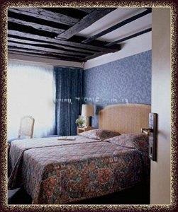 Изображение Baudelaire Opera 3*