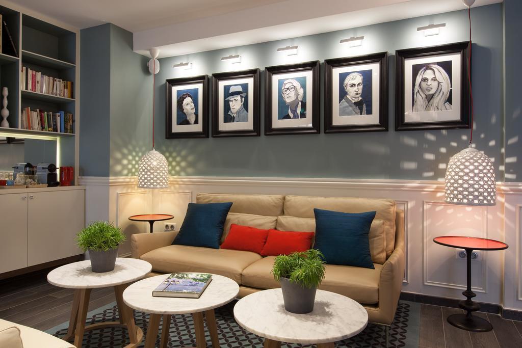 Отель Hotel des 3 Poussins 3*